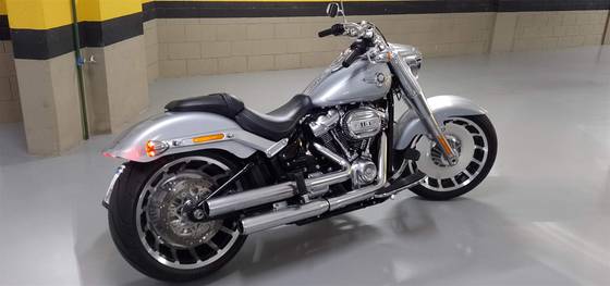 HARLEY-DAVIDSON SOFTAIL FAT BOY 114 
